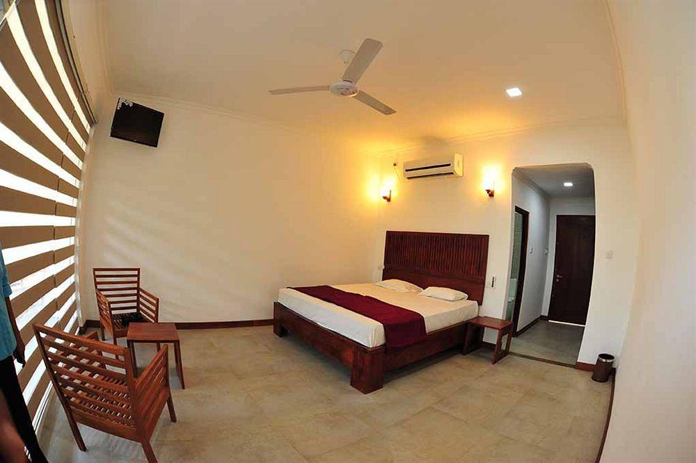 อนันตามา ตรินโคมาลี Hotel ภายนอก รูปภาพ