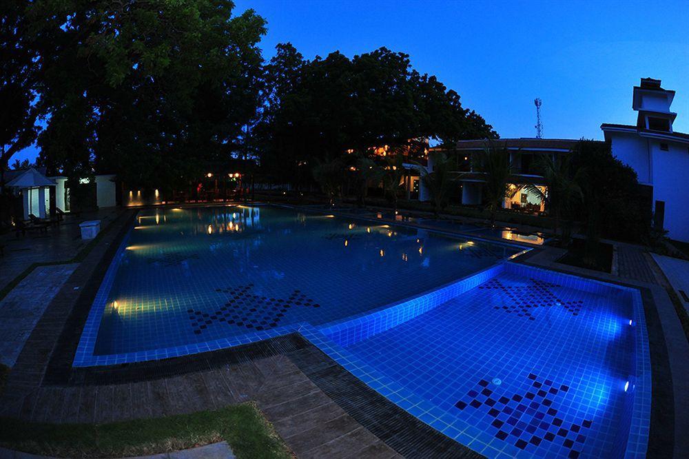 อนันตามา ตรินโคมาลี Hotel ภายนอก รูปภาพ