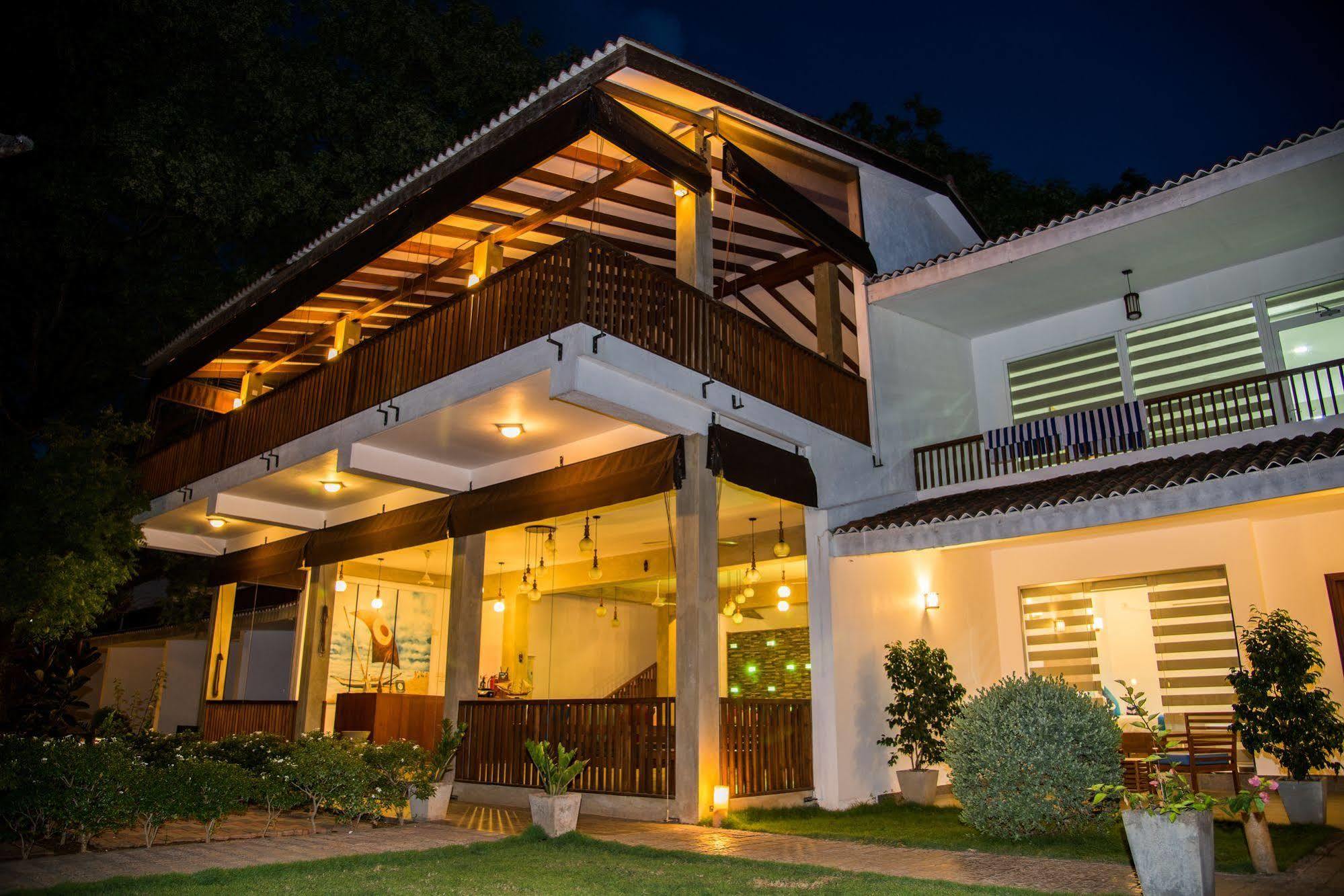 อนันตามา ตรินโคมาลี Hotel ภายนอก รูปภาพ