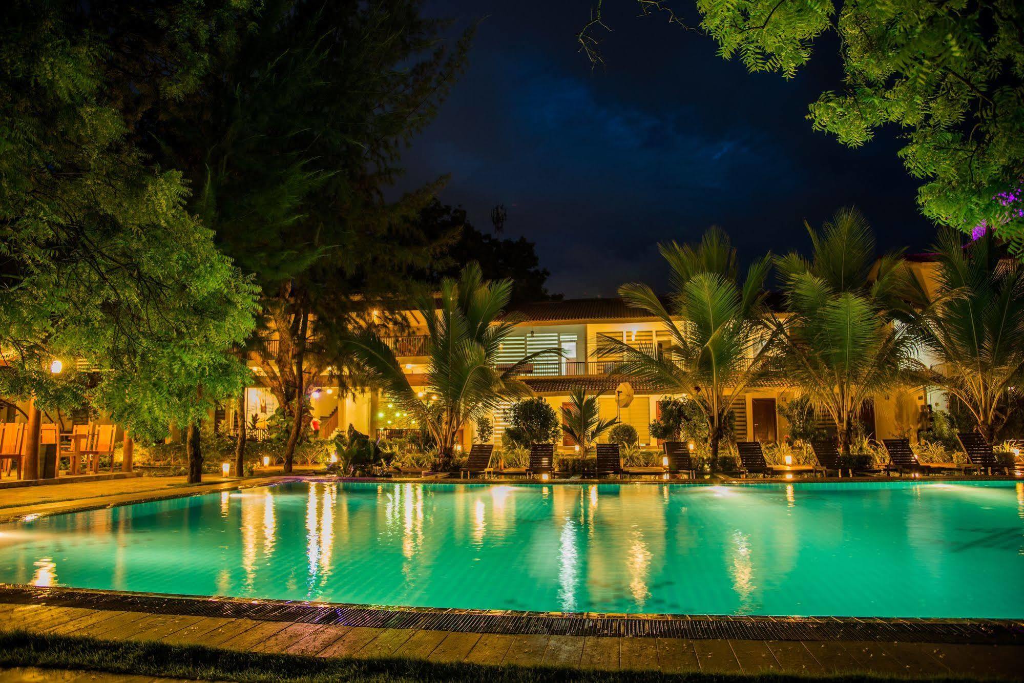 อนันตามา ตรินโคมาลี Hotel ภายนอก รูปภาพ